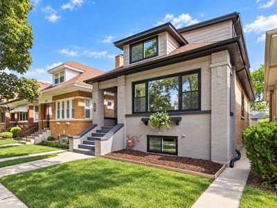 4437 N Marmora Ave