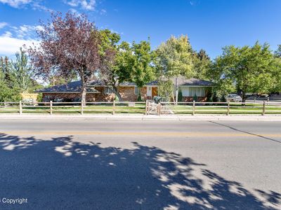 700 W 6th St