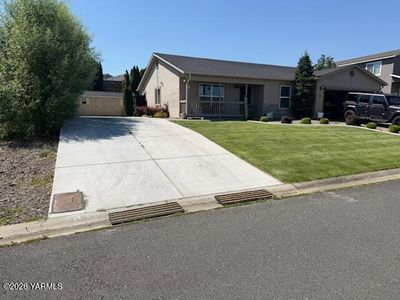6700 Crestfields Rd