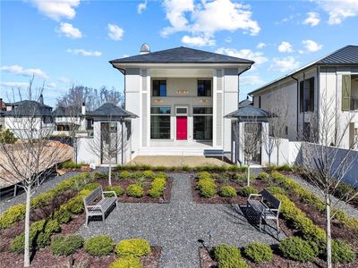 245 Roycroft Ln