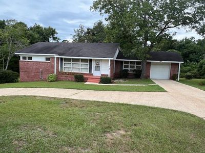 90 Beechwood Dr