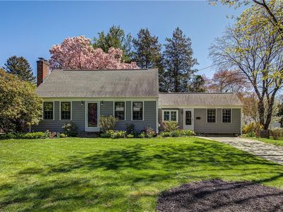 6 Jenks Garden Ln