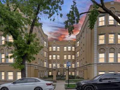 7401 N Hoyne Ave APT 3