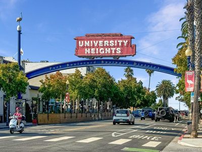 1804 Mission Cliff Dr