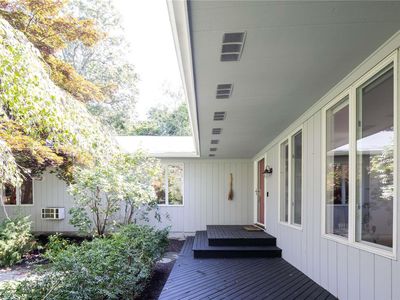 925 Bennetts Pond Lane