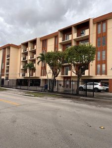 1075 W 68th St APT 311