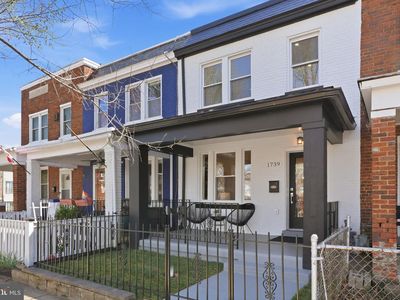 1739 Independence Ave SE