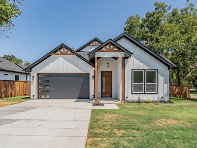 303 Hobbs Ave