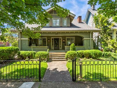 109 N Ashland Ave
