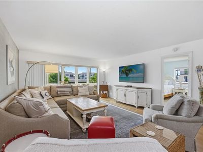 3410 Gulf Shore BLVD N #203