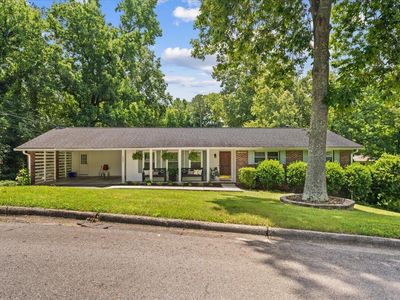 1303 Sherwood Dr