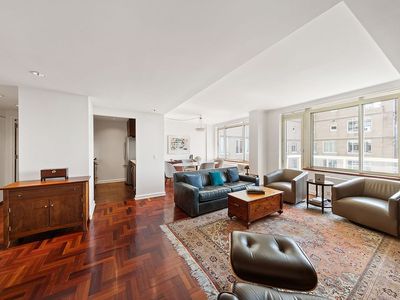 2373 Broadway APT 2028