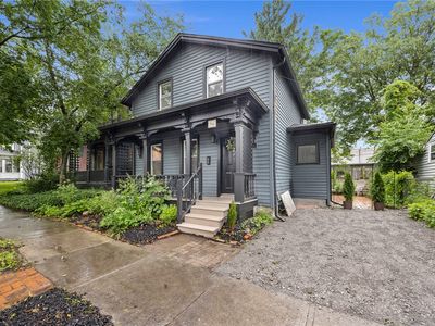 96 Richmond St