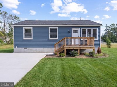 100 Wisteria St