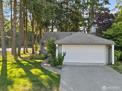 651 Malibu Drive SE