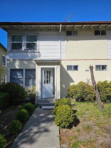 840 El Camino Real