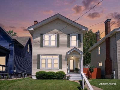 166 E 42nd St