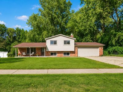 2877 Burgess Hill Dr