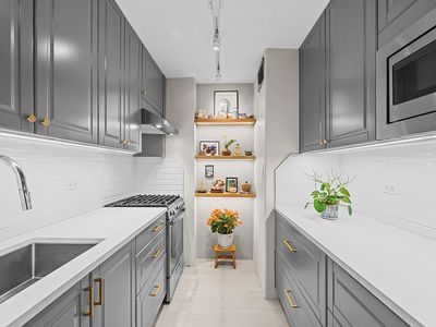 41-40 Union St #4-M