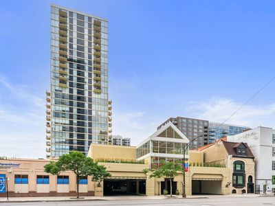 1212 N Lasalle St #2708-10