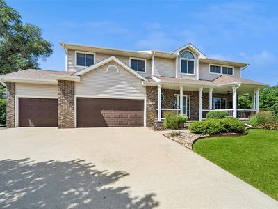 Property at 7798 Caldwell Cir, Johnston, IA