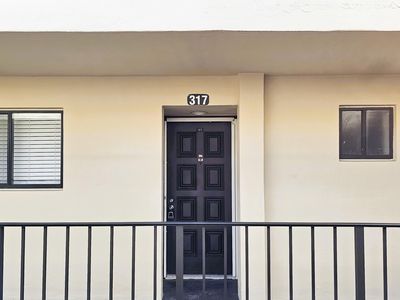 5220 Las Verdes Circle #317