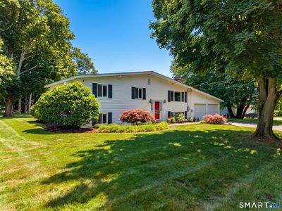 5 Tudor Court East