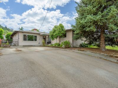 2843 W Sanders Ave