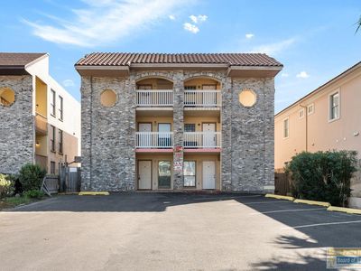 109 E Gardenia St #101