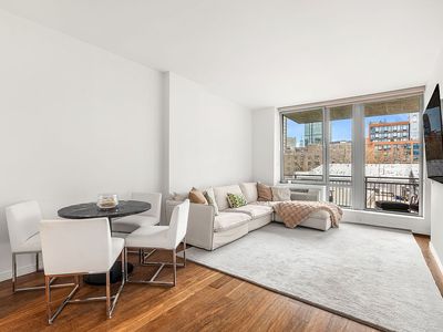 444 W 19th St APT 502