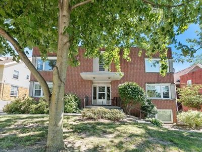 4220 Ingersoll Ave #201