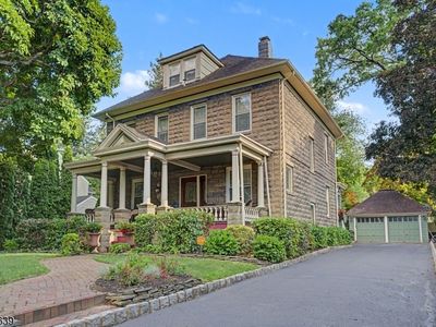11 Willow St