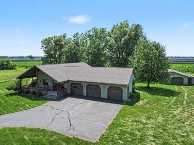 15745 Fifteen Mile Rd