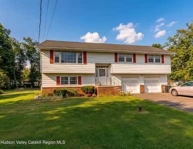 39 Jeanette Lane