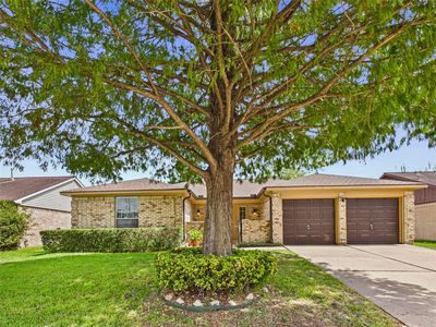 3919 Sandlehurst Dr