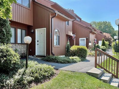 212 Falcon Court
