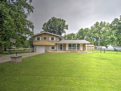 76 Valley Dr