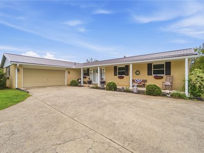 650 Sheffield Dr