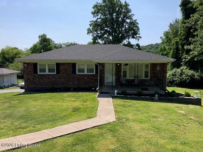 693 N Lakeview Dr