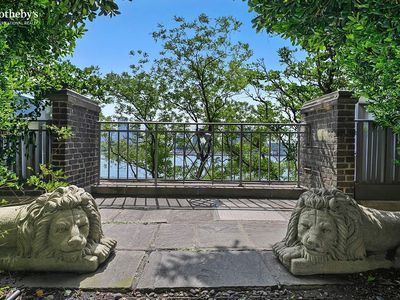 1 Beekman Pl APT 15A