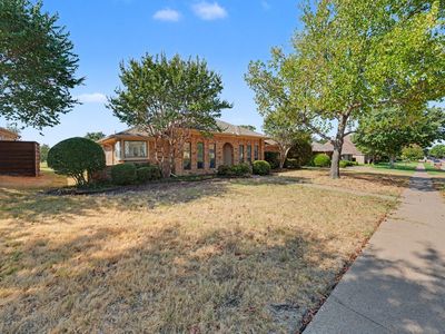 1230 Lochness Ln