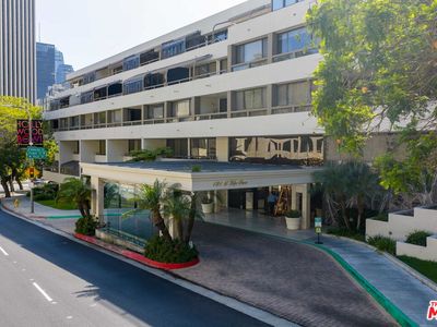 121 S Hope St APT 417