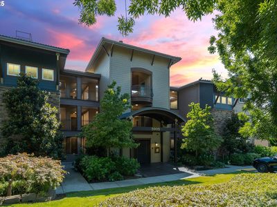 5905 SE Columbia Way UNIT 203