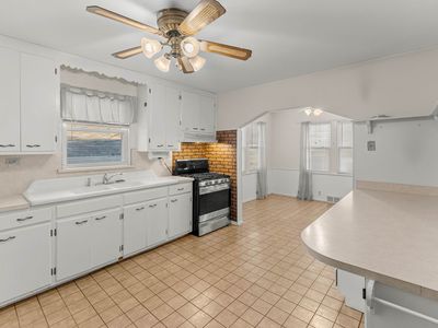 Property at 629 De Angelis Ct, Chicago Heights, IL