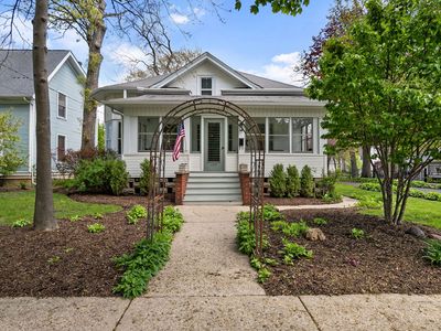 Property at 155 S Slusser St, Grayslake, IL