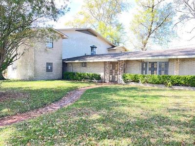 1000 Westwood Dr