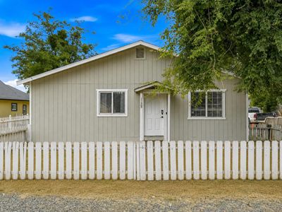 1128 Grand Ave