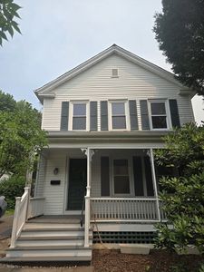 32 Hampden St