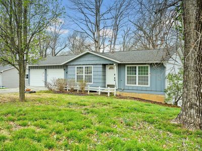 151 White Ln