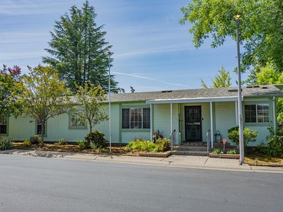 6838 Rock Crest Ln